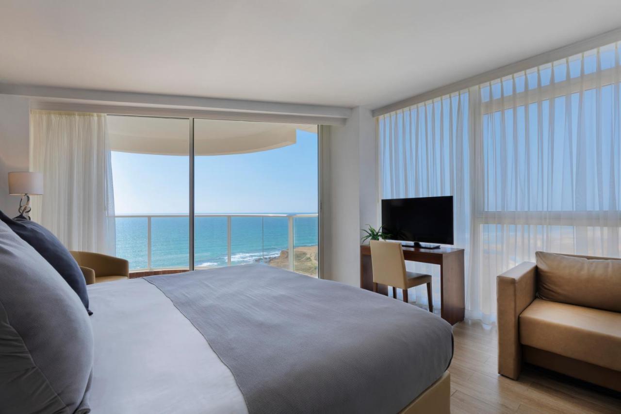 Ramada Resort Hadera Beach Buitenkant foto