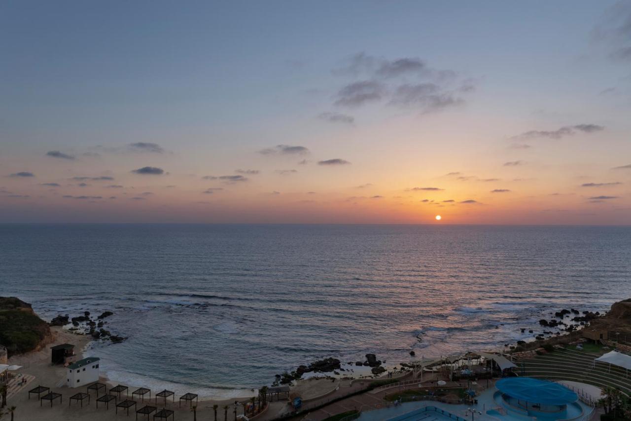 Ramada Resort Hadera Beach Buitenkant foto