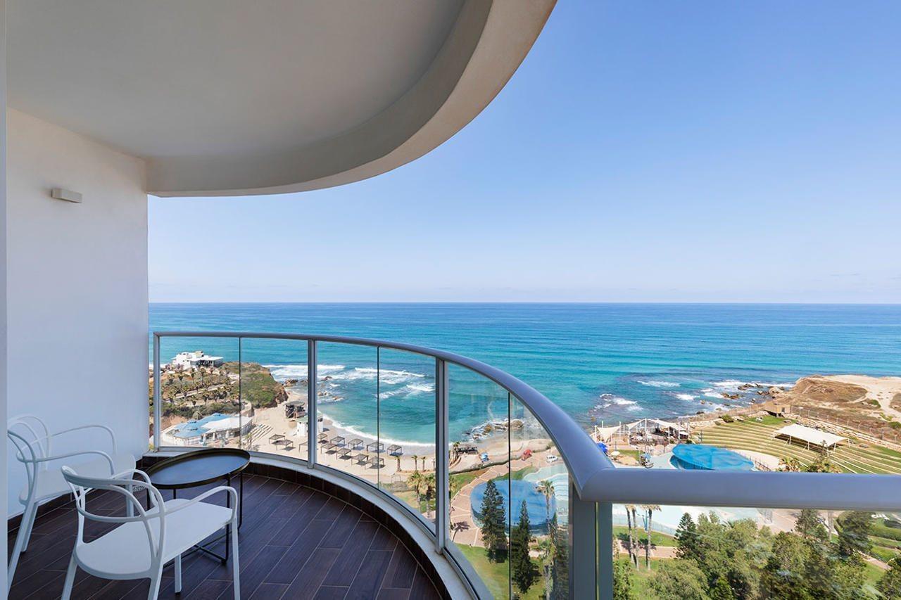 Ramada Resort Hadera Beach Buitenkant foto