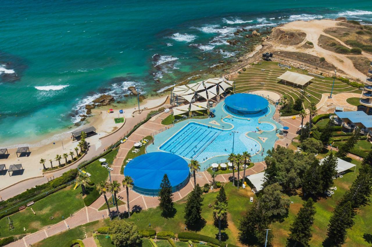 Ramada Resort Hadera Beach Buitenkant foto