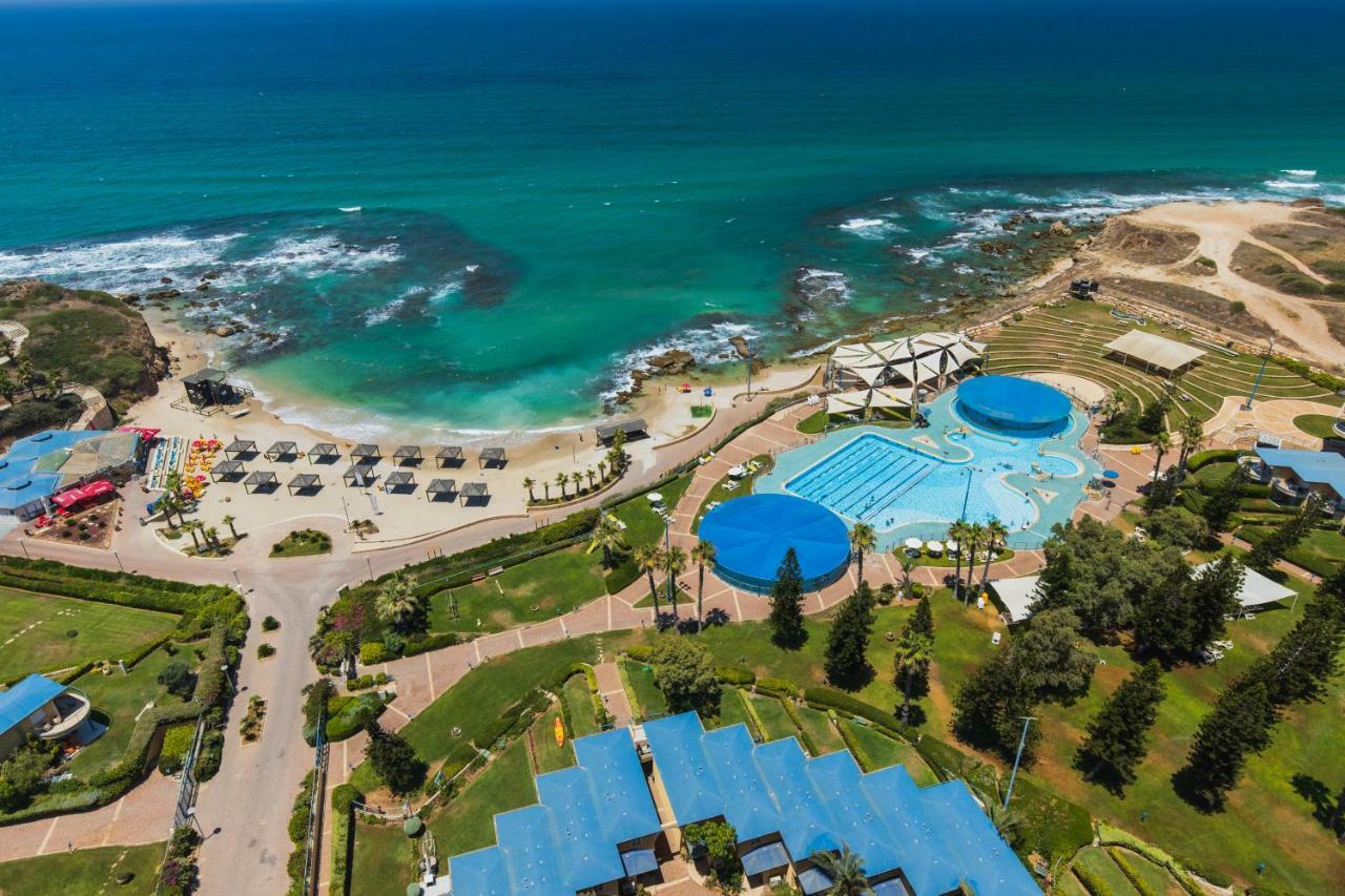 Ramada Resort Hadera Beach Buitenkant foto