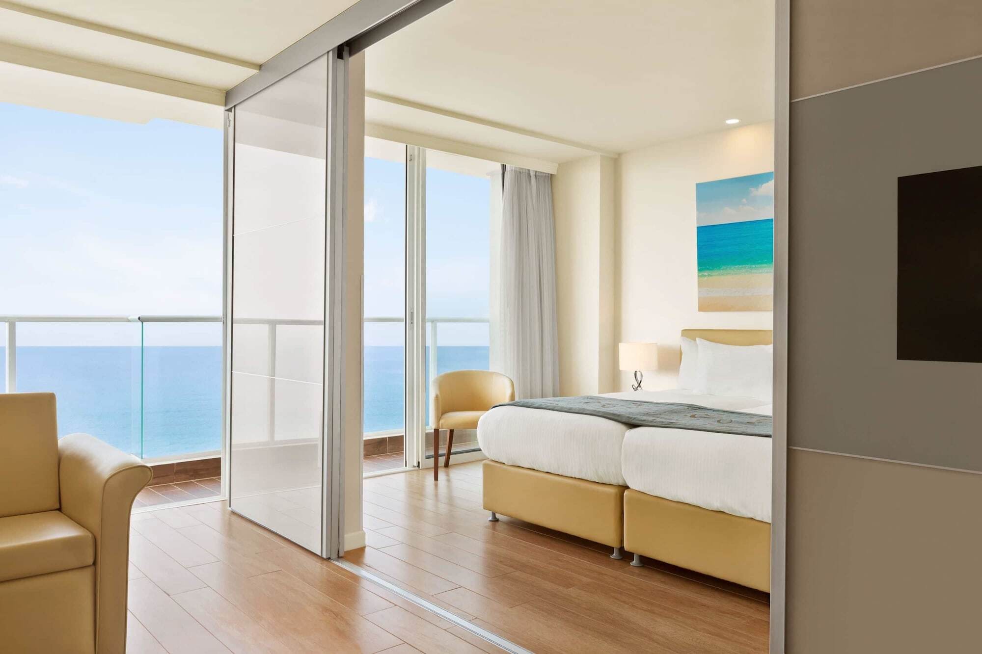 Ramada Resort Hadera Beach Buitenkant foto