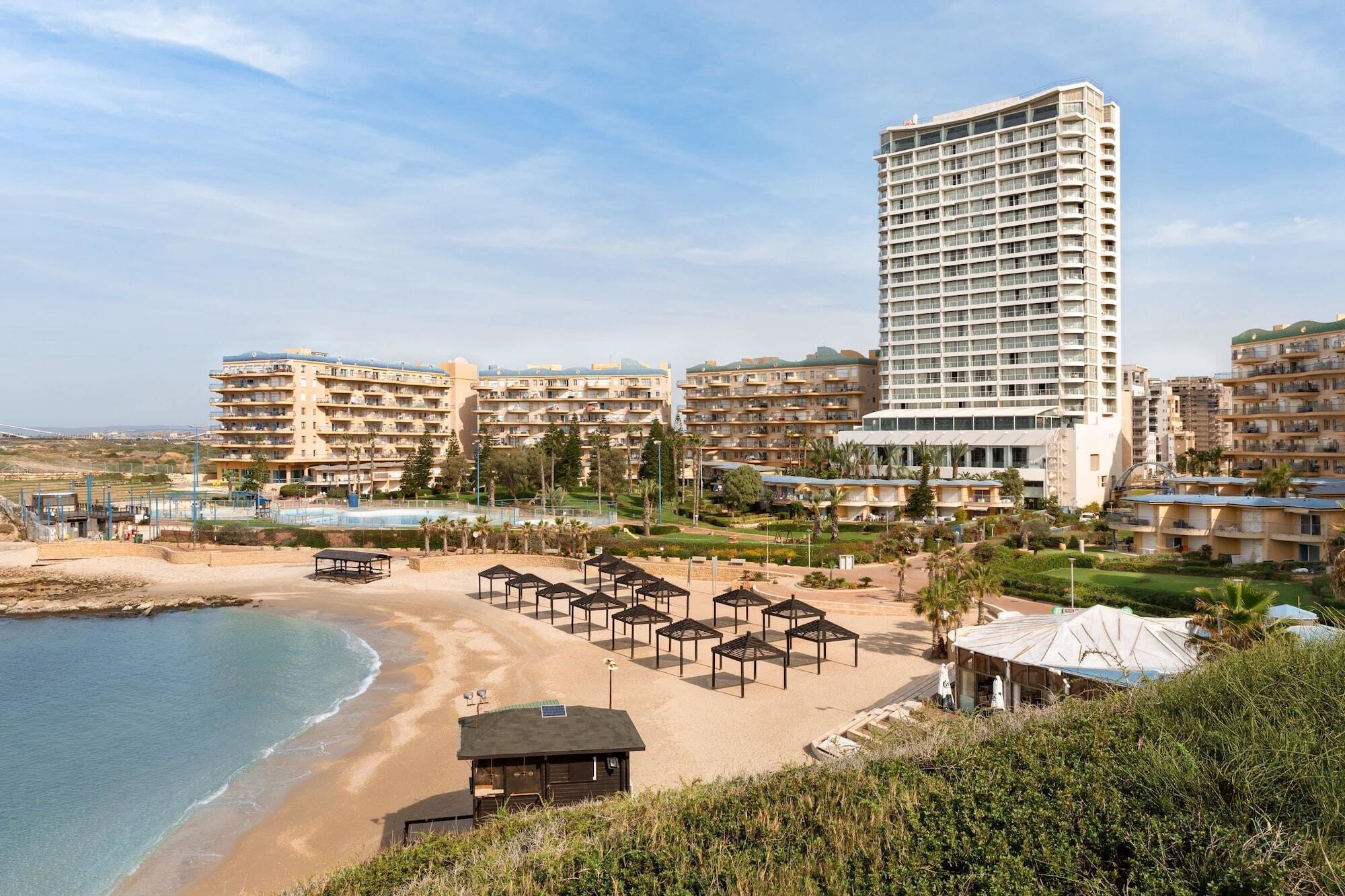 Ramada Resort Hadera Beach Buitenkant foto